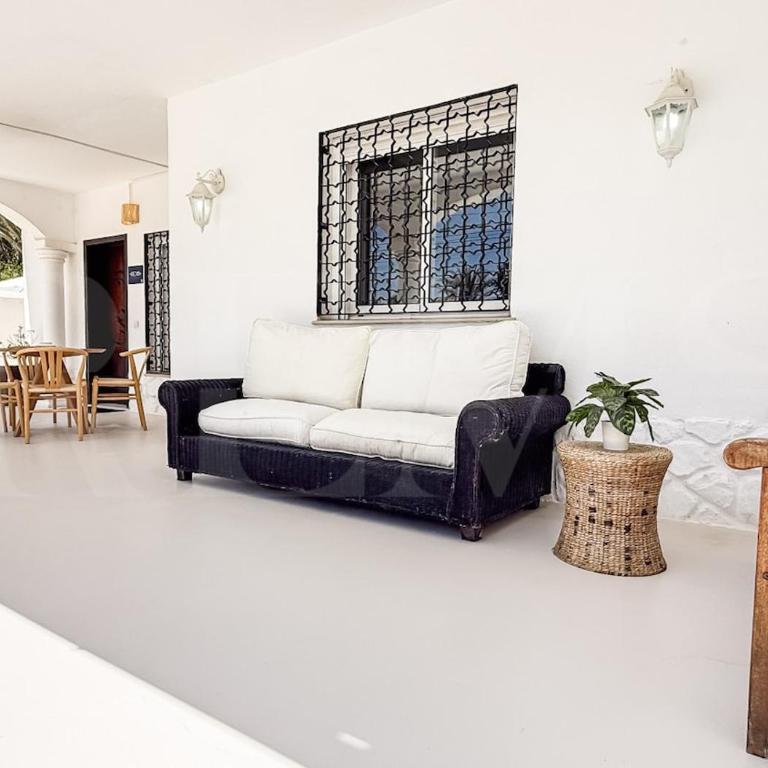Sunny Villa & Rooftop Near Beach REMS - Villa de 3 dormitorios - 31