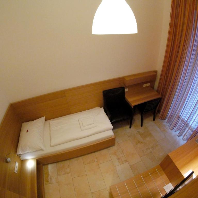 Hotel Aton - Einzelzimmer mit Balkon - 9
