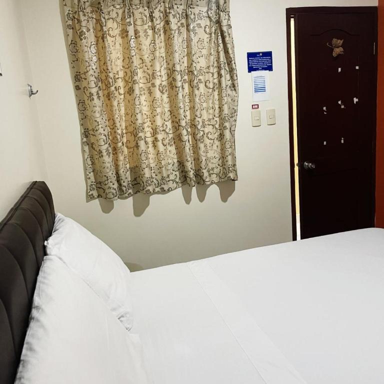 Hostal La Luna - Large Single Room - 1