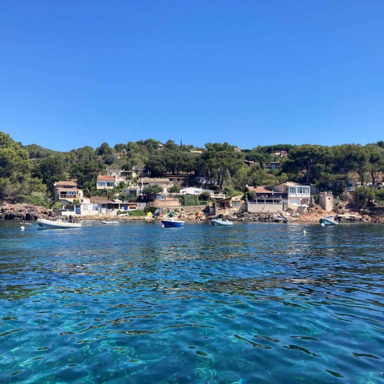 Villa Françoise pour 10 personnes avec vue mer et piscine chauffée à Carqueiranne - Maison 5 Chambres - 37