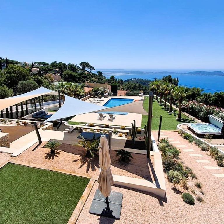 Villa Françoise pour 10 personnes avec vue mer et piscine chauffée à Carqueiranne - Maison 5 Chambres - 4