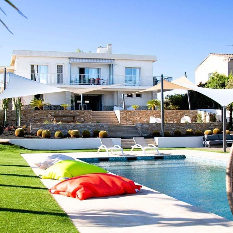 Villa Françoise pour 10 personnes avec vue mer et piscine chauffée à Carqueiranne - Maison 5 Chambres - 2