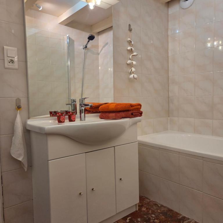 La Salicorne - Chambre Double avec Salle de Bains Privative - 7