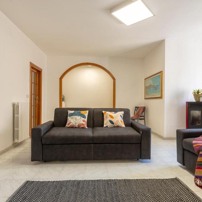 White lilium apartment - Two-Bedroom Apartment - 4