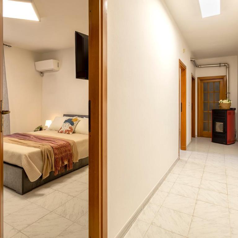 White lilium apartment - Two-Bedroom Apartment - 26