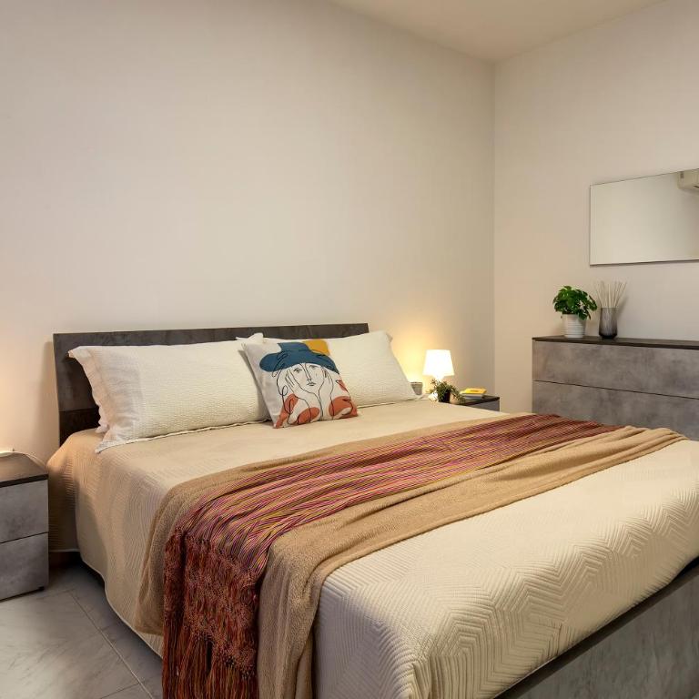 White lilium apartment - Two-Bedroom Apartment - 12