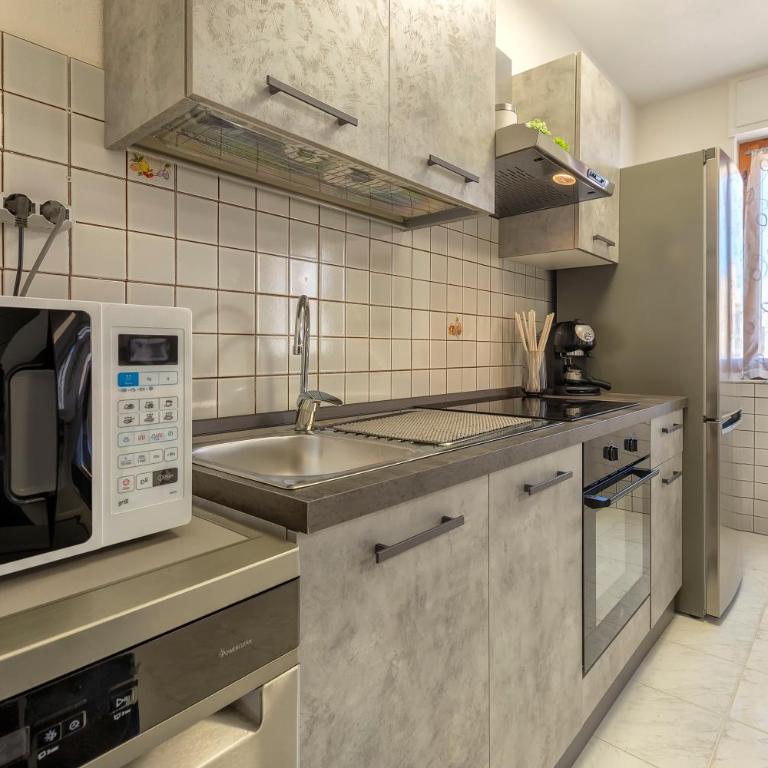 White lilium apartment - Two-Bedroom Apartment - 19