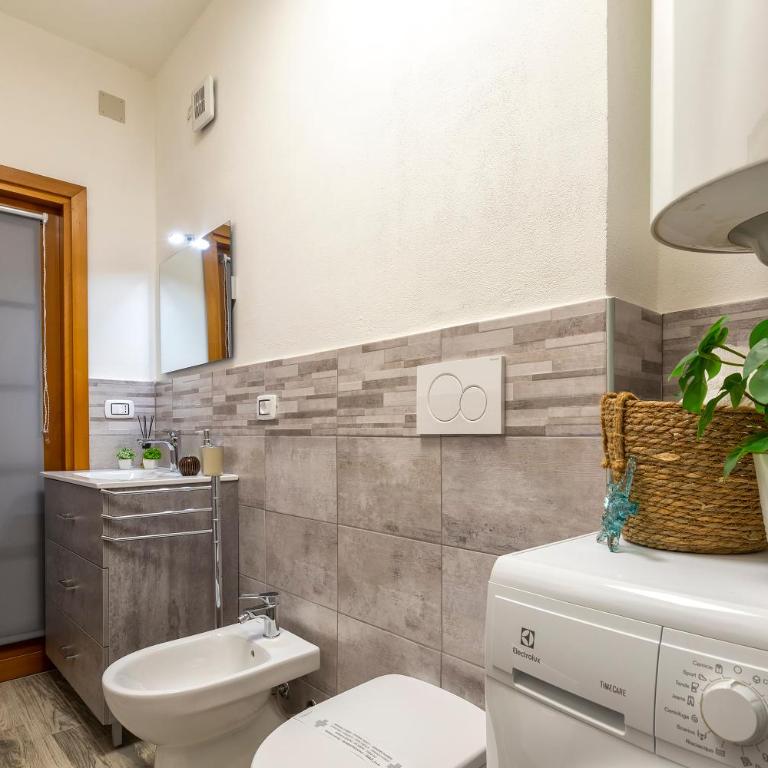 White lilium apartment - Two-Bedroom Apartment - 17