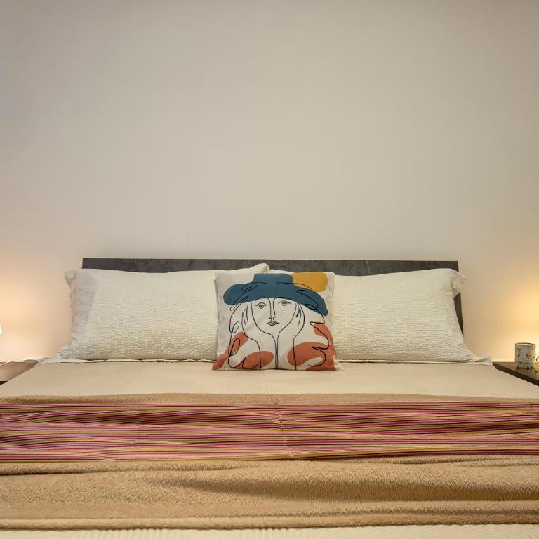 White lilium apartment - Two-Bedroom Apartment - 16