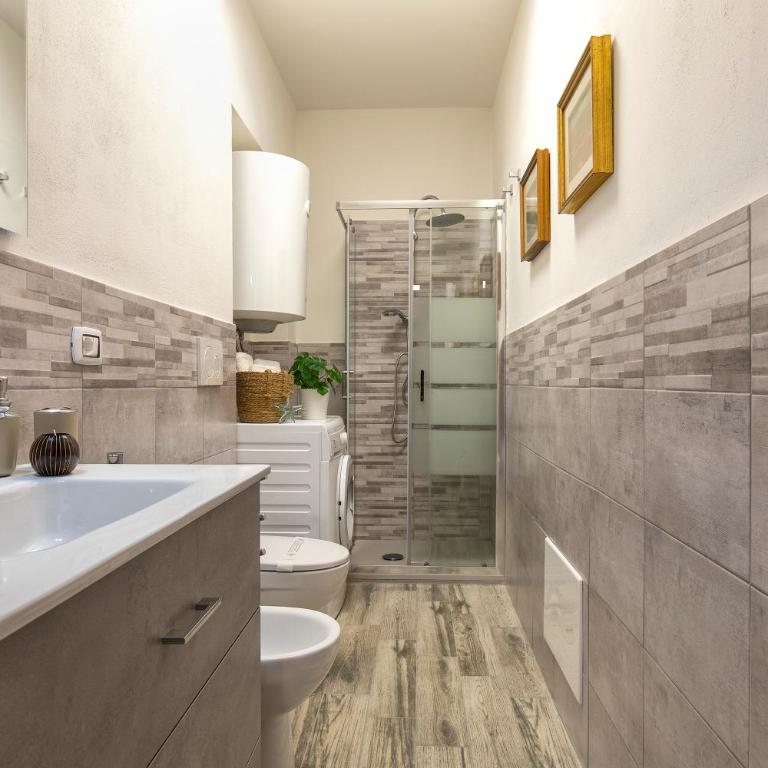 White lilium apartment - Two-Bedroom Apartment - 25