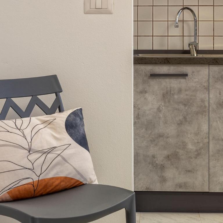 White lilium apartment - Two-Bedroom Apartment - 23