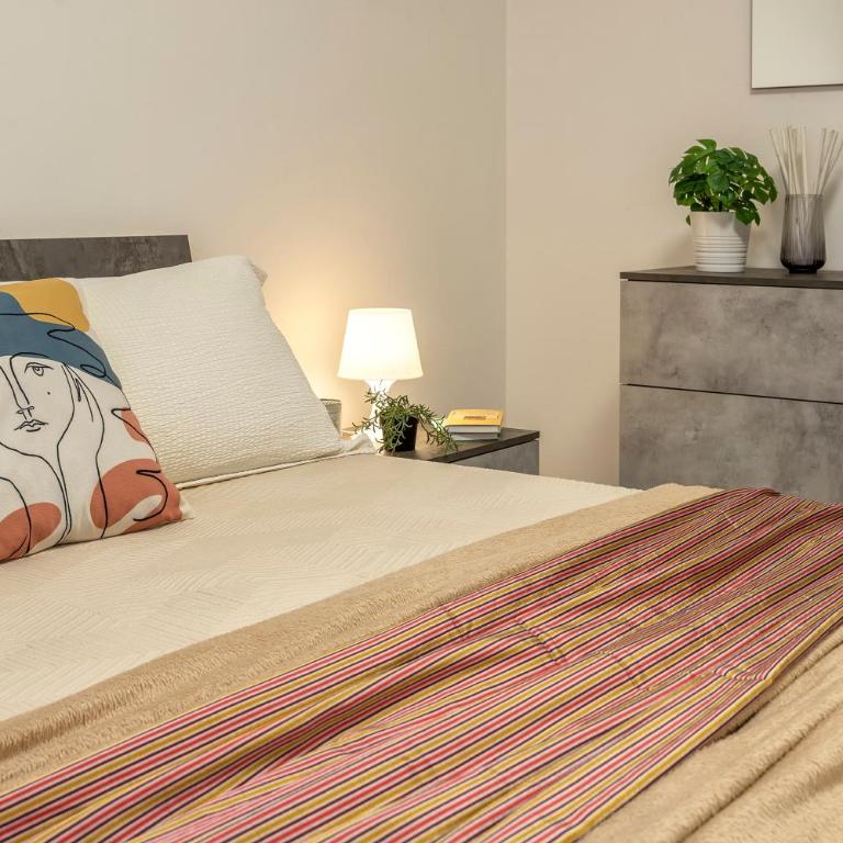 White lilium apartment - Two-Bedroom Apartment - 22