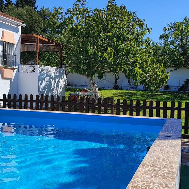 Casa con piscina privada y jardín - Casa de 2 dormitorios - 1