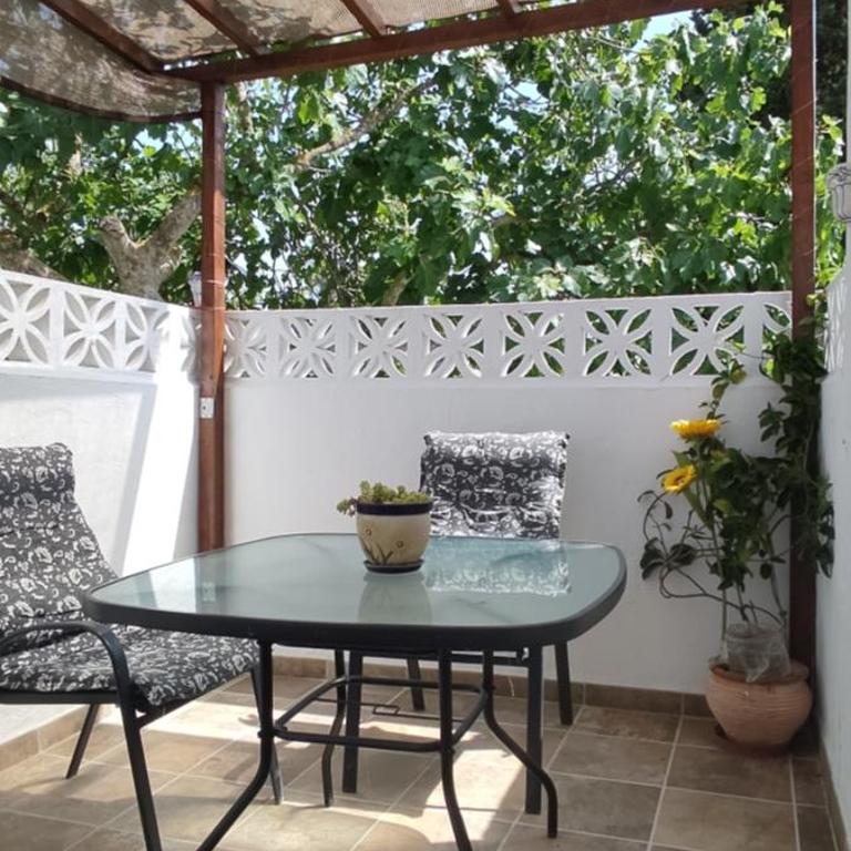 Casa con piscina privada y jardín - Casa de 2 dormitorios - 26