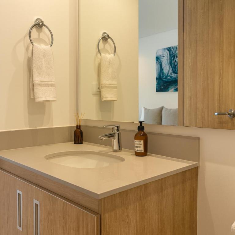 Apartamento con Hermosa vista Tranquilo, Moderno y con Amenidades - Apartamento de 1 dormitorio - 35