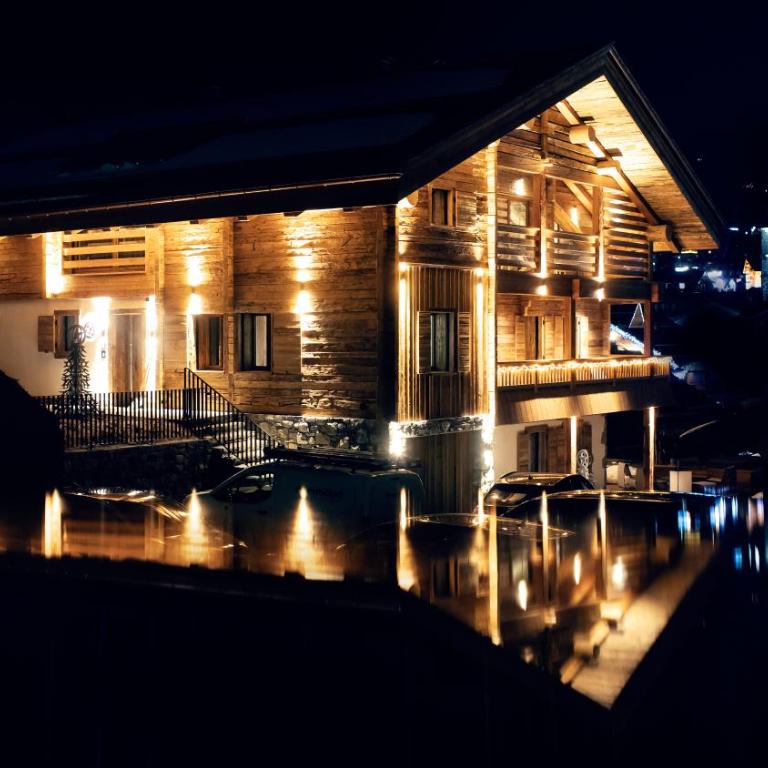 Chalet unique haut de gamme au centre de La Clusaz - Chalet - 1