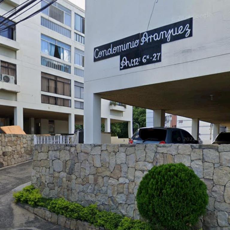 Amplio - Apartamento de 2 dormitorios - 3
