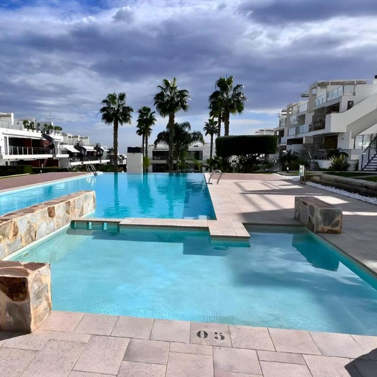 Nuevo apartamento con terraza y piscina próximo a las playas - Apartamento - 3