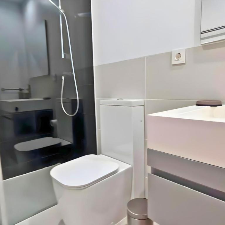 Nuevo apartamento con terraza y piscina próximo a las playas - Apartamento - 23