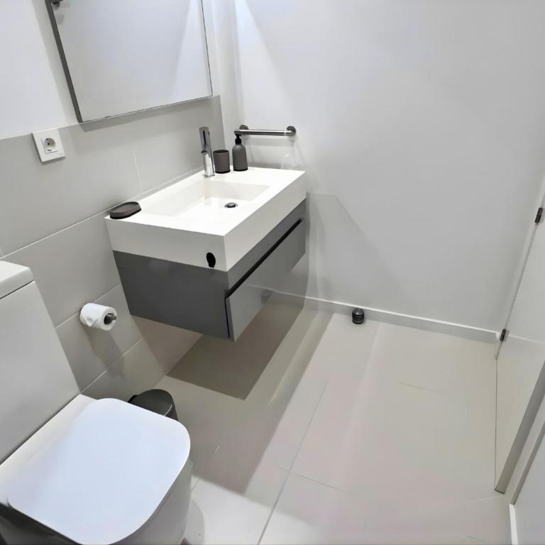Nuevo apartamento con terraza y piscina próximo a las playas - Apartamento - 25