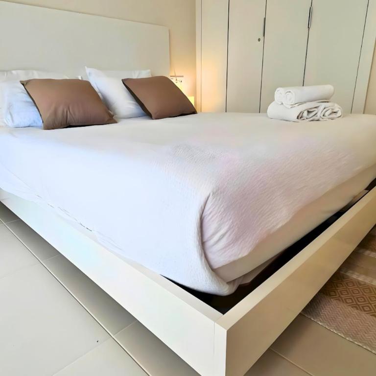 Nuevo apartamento con terraza y piscina próximo a las playas - Apartamento - 32