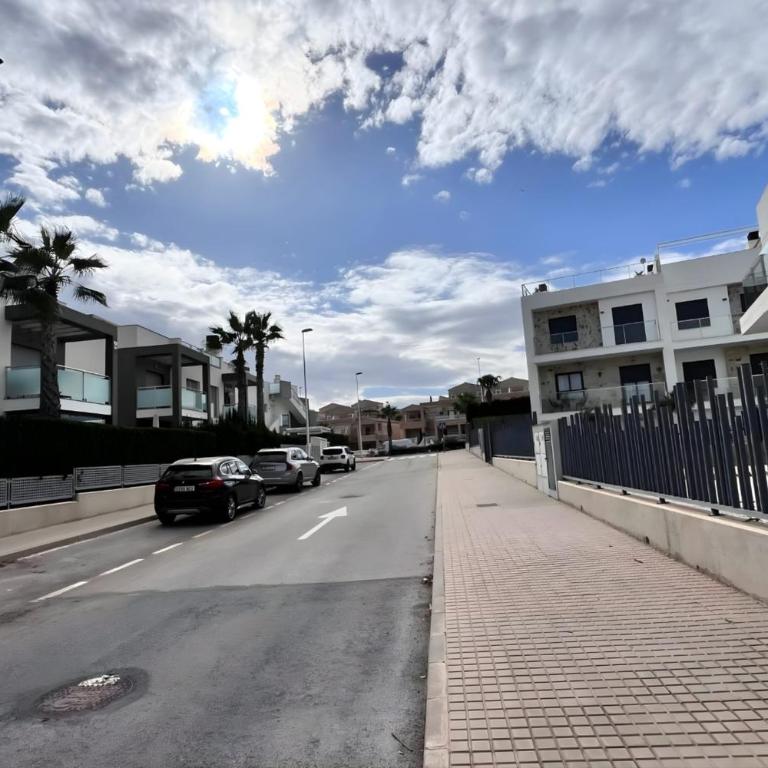 Nuevo apartamento con terraza y piscina próximo a las playas - Apartamento - 49