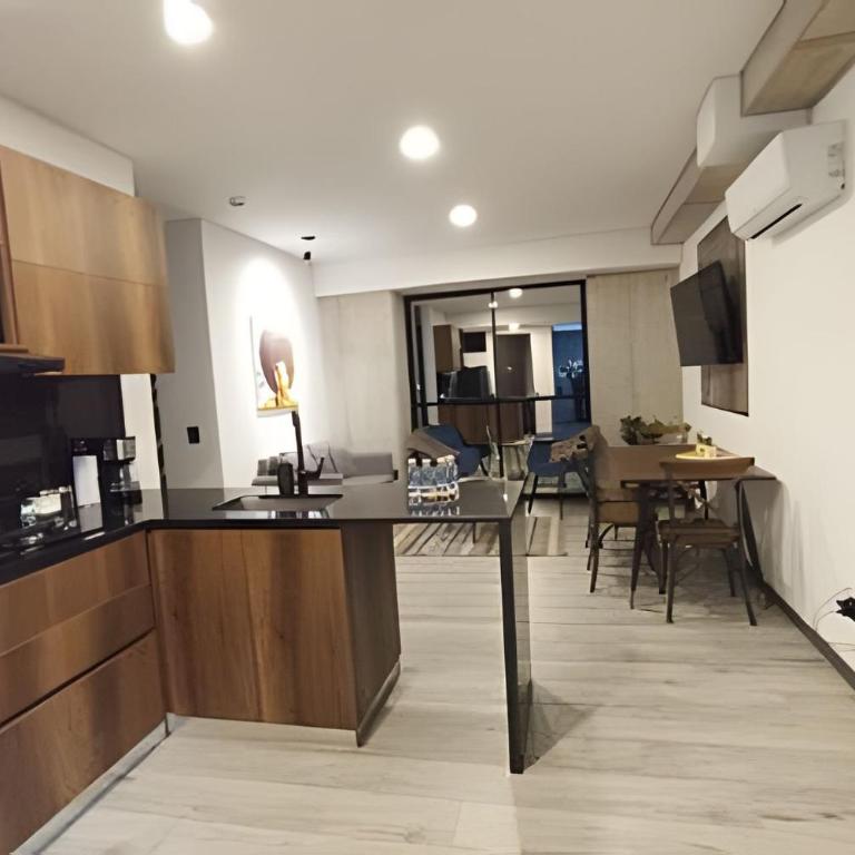 Epic Suite 514 Family Deluxe 2 Room 5P Airport - Superior Double Room - 50