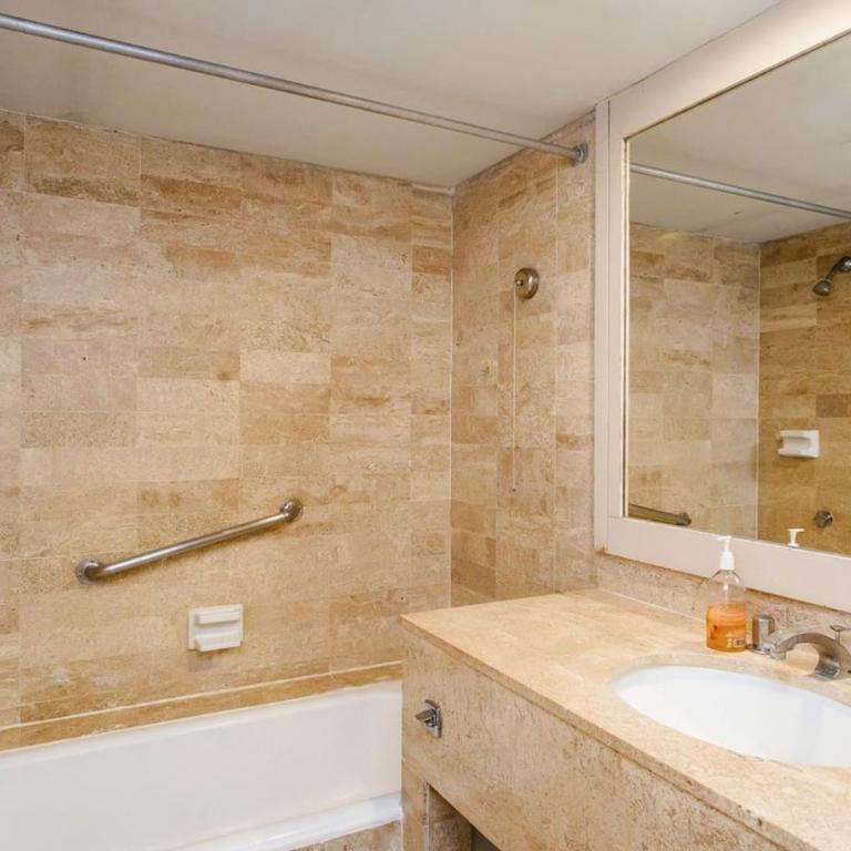 Fabulous Oceanview Suite Access to Beach & Pools - Three-Bedroom Apartment - 19