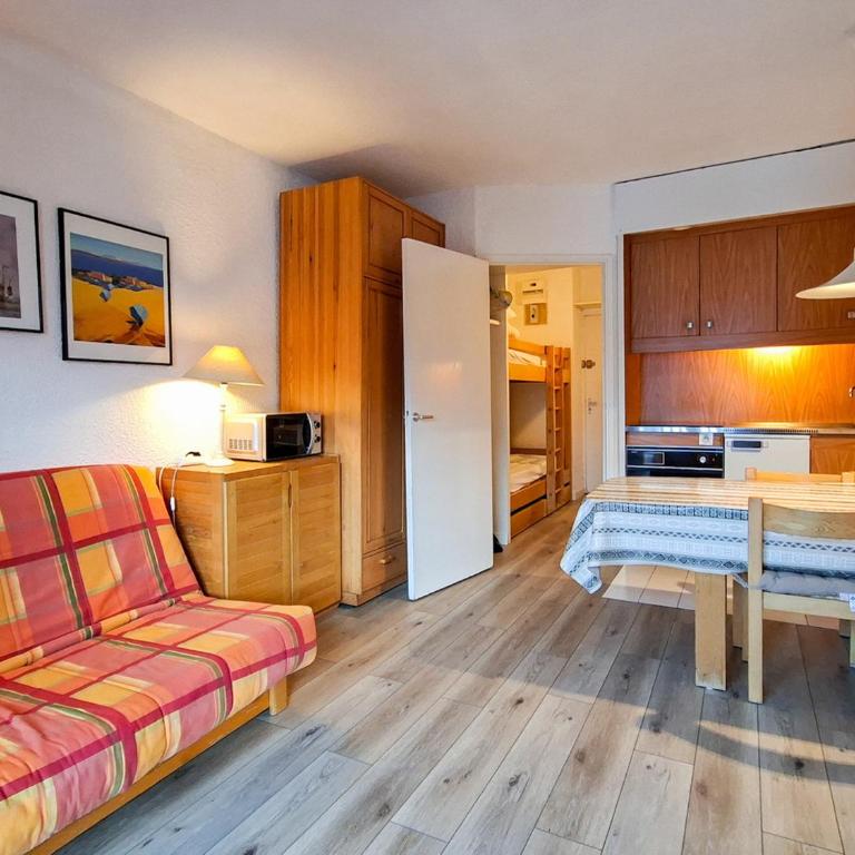 Studio lumineux avec balcon et casier à ski proche des pistes - FR-1-425-185 - Studio - 6