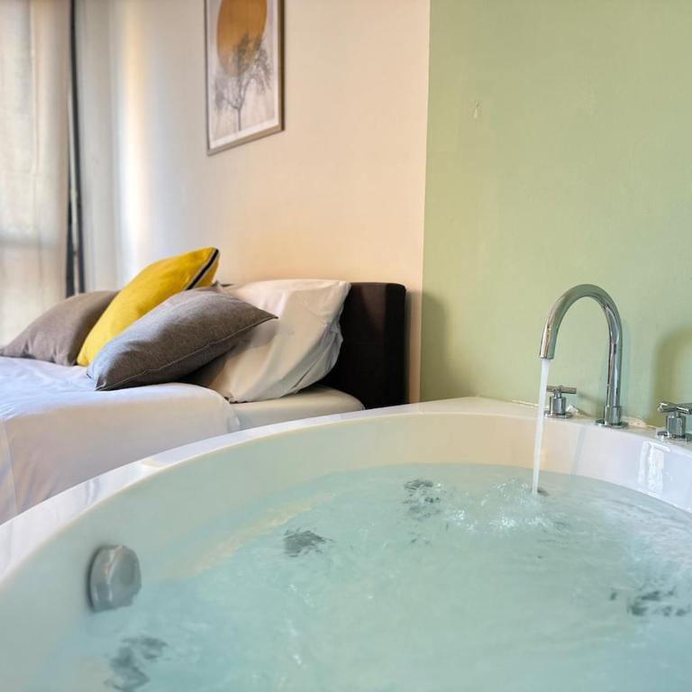 Luxury Studio con Private Jacuzzi, Spa Experience - Appartamento con 2 Camere da Letto - 1