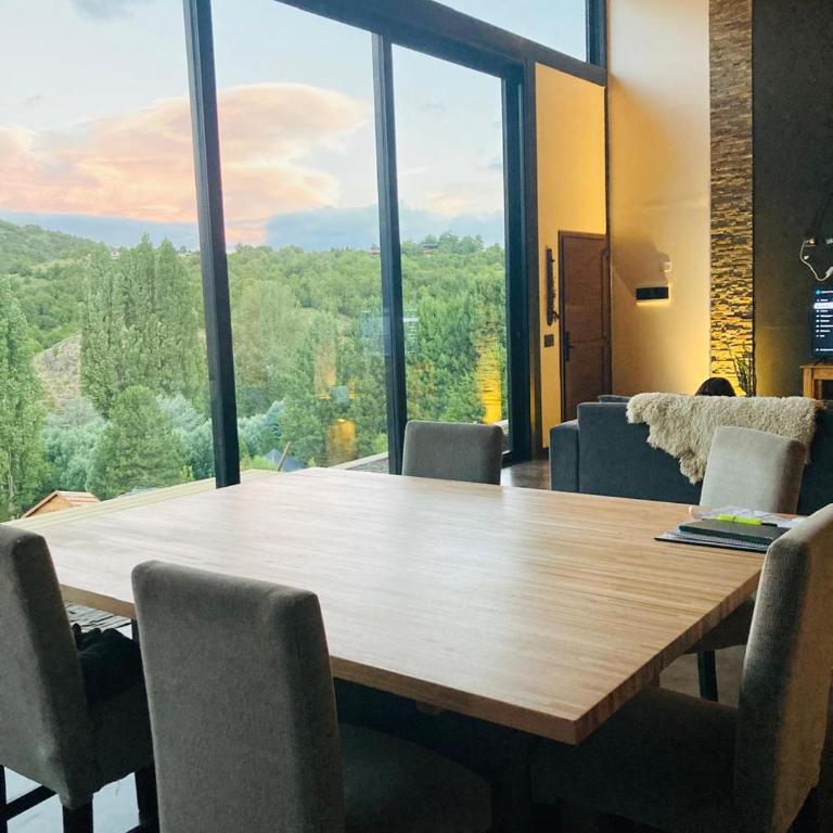 Exclusiva Casa con Piscina en Barrio Privado de San Martin de los Andes - Three-Bedroom Home - 22