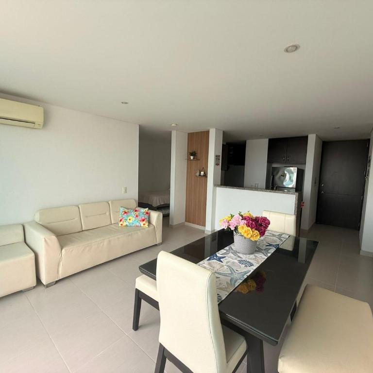 Rodadero Gaira - Apto con piscina a 2 cuadras de la playa - Three-Bedroom Apartment - 41