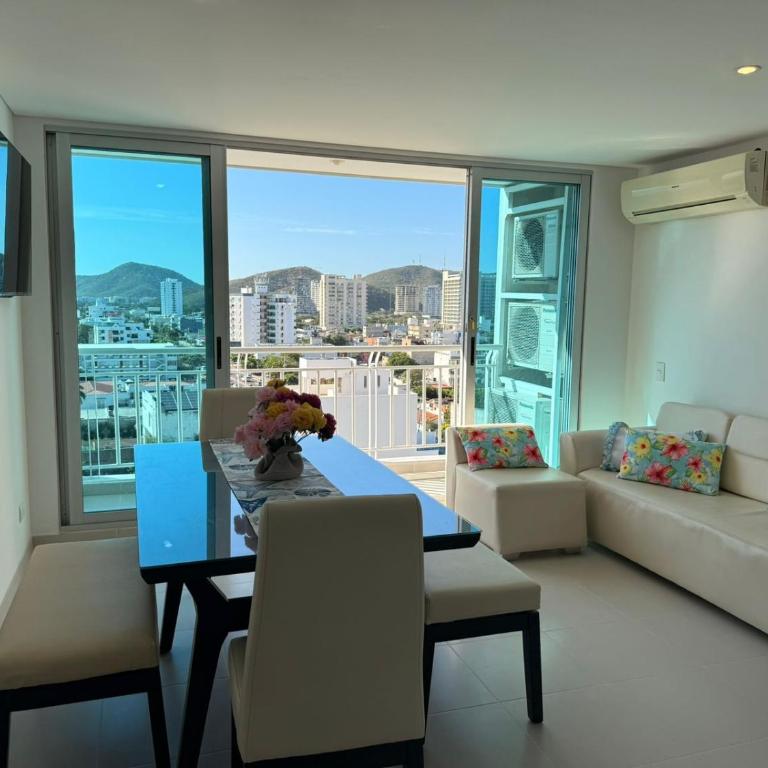 Rodadero Gaira - Apto con piscina a 2 cuadras de la playa - Three-Bedroom Apartment - 47