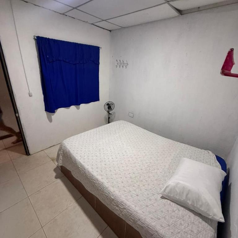 Habitación Central en Monterrey cerca al D1 - Hostal de Flor - Contactar antes de reservar - Apartamento de 1 dormitorio - 32