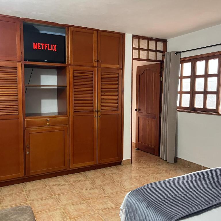 Casa El Pinar - Three-Bedroom House - 16
