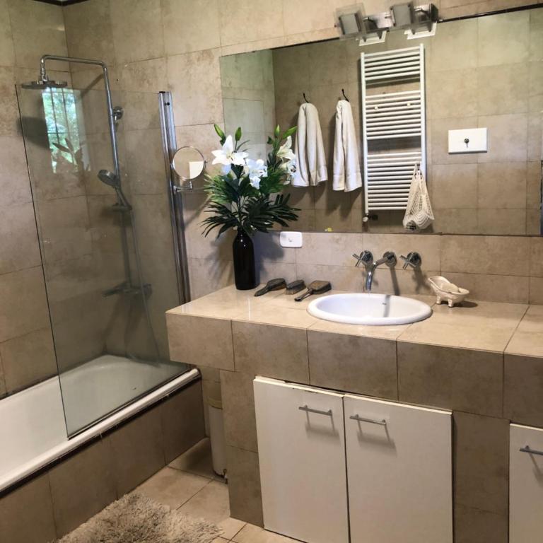 Capilla Origen - Four-Bedroom House - 28
