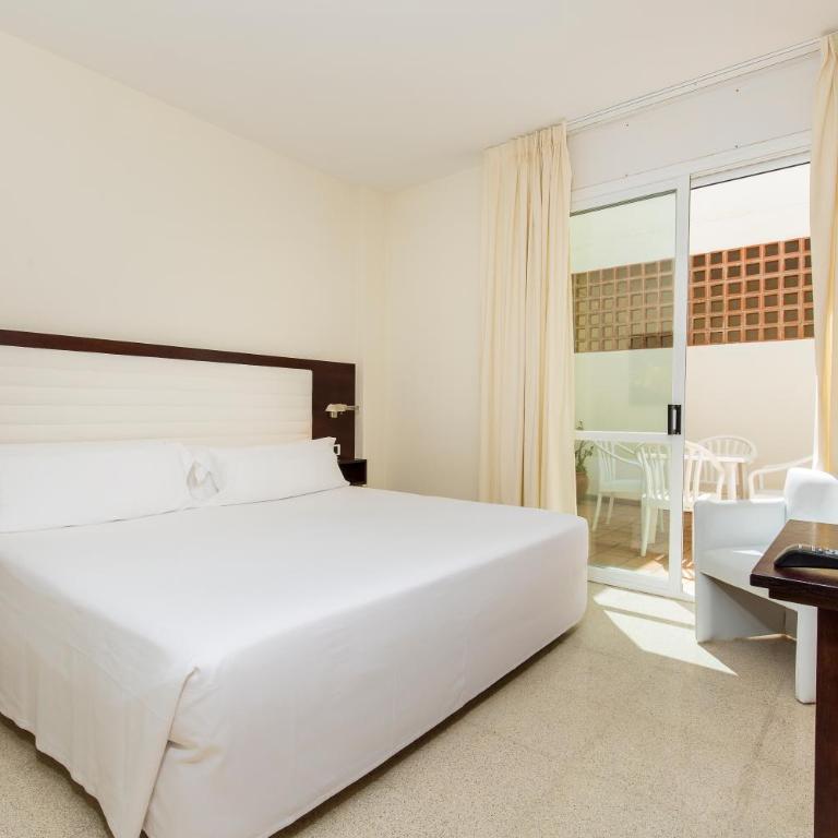 Gran Hotel Reymar 4 Sup - Suite Familiar con vistas al jardín (2 adultos + 2 niños) - 4