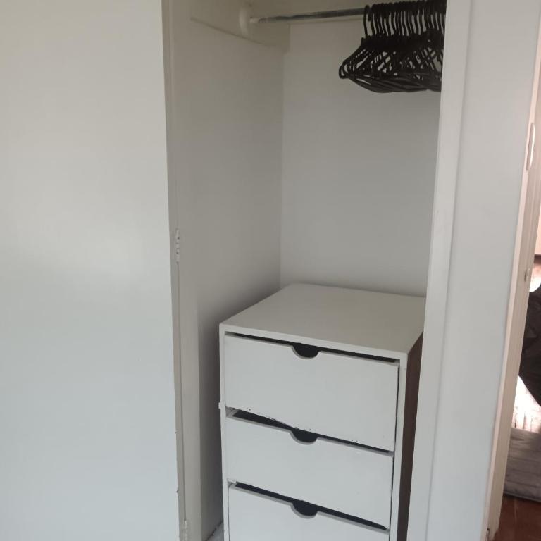 Habitación con cama doble, baño privado y patio - Habitación Doble - 3