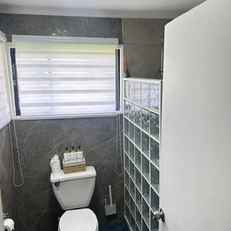 Hostal Like Home - Family Room with Private Bathroom - 12