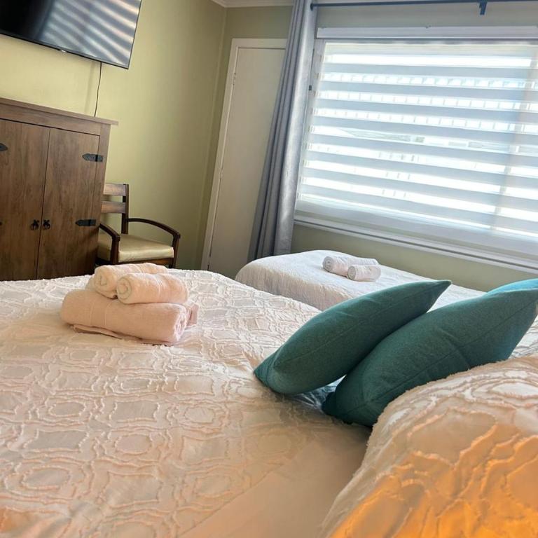 Hostal Like Home - Family Room with Private Bathroom - 15