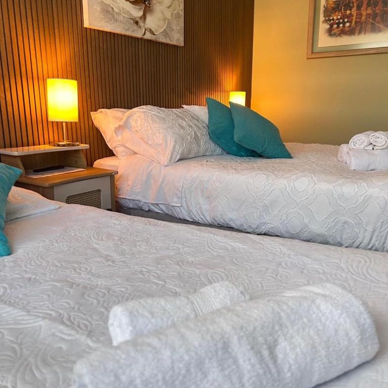 Hostal Like Home - Habitación Familiar con baño privado - 31