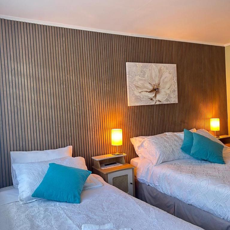 Hostal Like Home - Family Room with Private Bathroom - 7