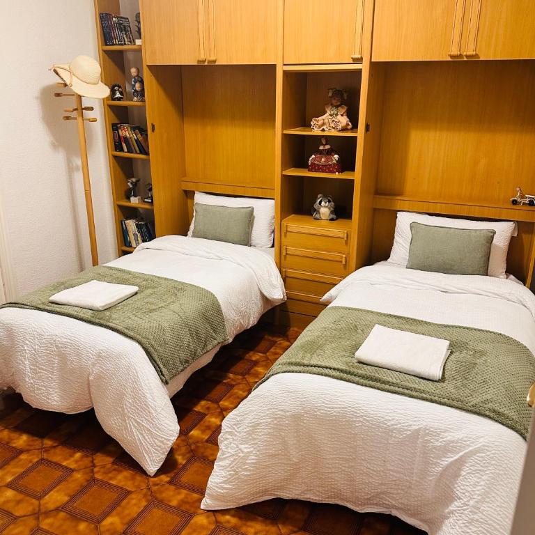 Family Apartment in Alicante Center - Three-Bedroom Apartment - 7