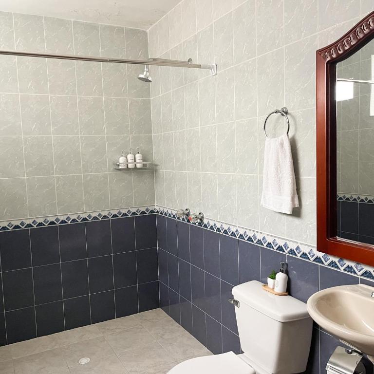 Casa El Pinar - Three-Bedroom House - 17