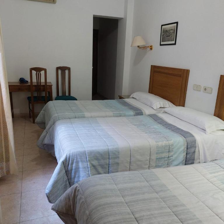 Hostal Rivera Atocha 79 - Triple Room - 2