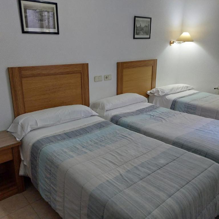 Hostal Rivera Atocha 79 - Triple Room - 5