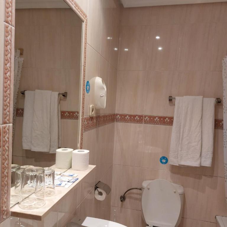 Hostal Rivera Atocha 79 - Triple Room - 6