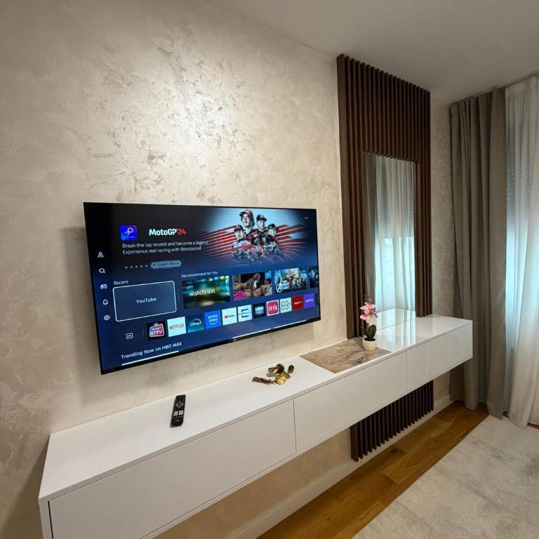 SkyLux Balkan Square - Two-Bedroom Apartment - 3