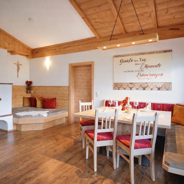 HOCHEBEN - Balcony & Private Sauna - Apartment mit 3 Schlafzimmern und Bergblick - 16
