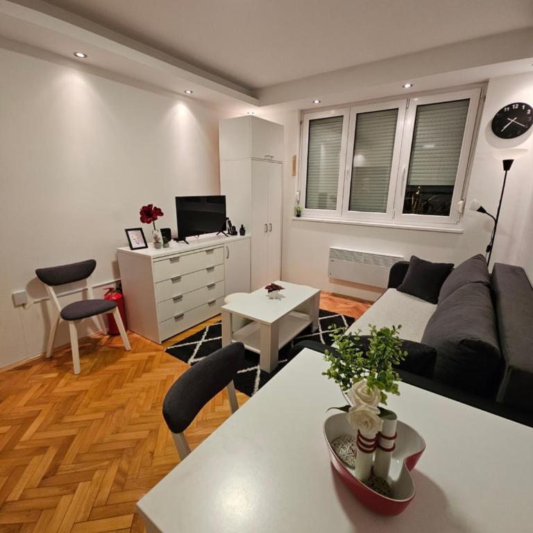Aker - One-Bedroom Apartment - 5